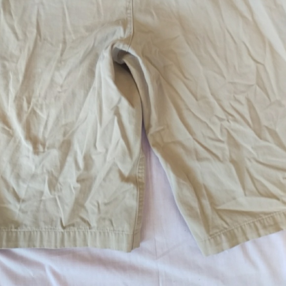 Old navy boy's khaki shorts - Picture 6 of 7